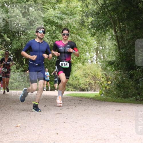 30.08.2026 - Elbe Triathlon Hamburg Antke Förster http://msf.ph/oto/10100813 30.08.2026 11:12:51 Laufen 639, 908, 5, 816 meine-sportfotos.de