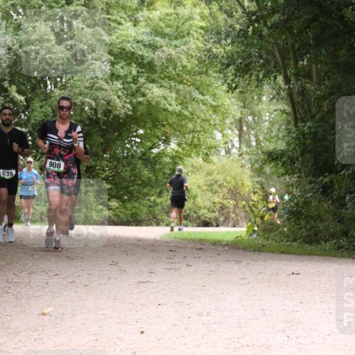 30.08.2026 - Elbe Triathlon Hamburg Antke Förster http://msf.ph/oto/10100821 30.08.2026 11:12:53 Laufen 908, 639 meine-sportfotos.de