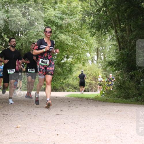 30.08.2026 - Elbe Triathlon Hamburg Antke Förster http://msf.ph/oto/10100823 30.08.2026 11:12:55 Laufen 639, 636, 908 meine-sportfotos.de