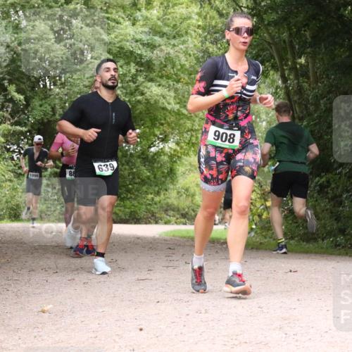 30.08.2026 - Elbe Triathlon Hamburg Antke Förster http://msf.ph/oto/10100827 30.08.2026 11:12:56 Laufen 861, 1099, 88, 639, 908 meine-sportfotos.de