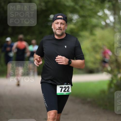 30.08.2026 - Elbe Triathlon Hamburg Antke Förster http://msf.ph/oto/10100832 30.08.2026 11:10:03 Laufen 722 meine-sportfotos.de