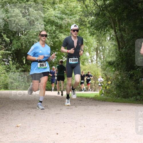 30.08.2026 - Elbe Triathlon Hamburg Antke Förster http://msf.ph/oto/10100835 30.08.2026 11:13:00 Laufen 867, 1099 meine-sportfotos.de