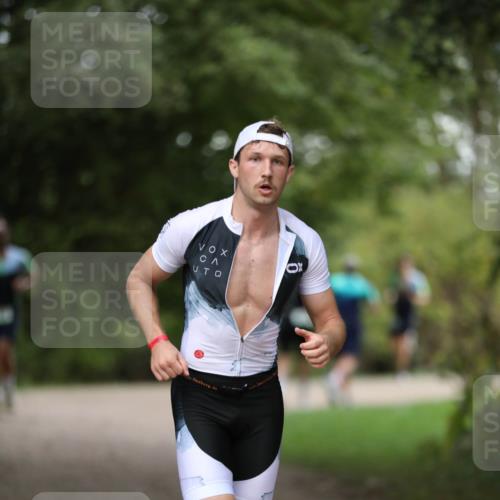 30.08.2026 - Elbe Triathlon Hamburg Antke Förster http://msf.ph/oto/10100838 30.08.2026 11:10:06 Laufen  meine-sportfotos.de
