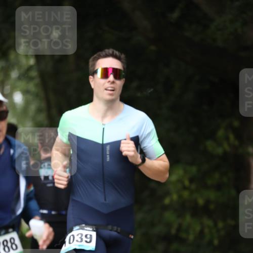 30.08.2026 - Elbe Triathlon Hamburg Antke Förster http://msf.ph/oto/10100860 30.08.2026 11:10:18 Laufen 788, 039 meine-sportfotos.de