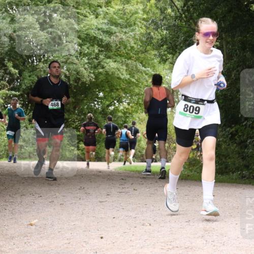 30.08.2026 - Elbe Triathlon Hamburg Antke Förster http://msf.ph/oto/10100867 30.08.2026 11:13:19 Laufen 623, 1032, 468, 809 meine-sportfotos.de