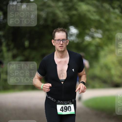 30.08.2026 - Elbe Triathlon Hamburg Antke Förster http://msf.ph/oto/10100874 30.08.2026 11:10:25 Laufen 490 meine-sportfotos.de