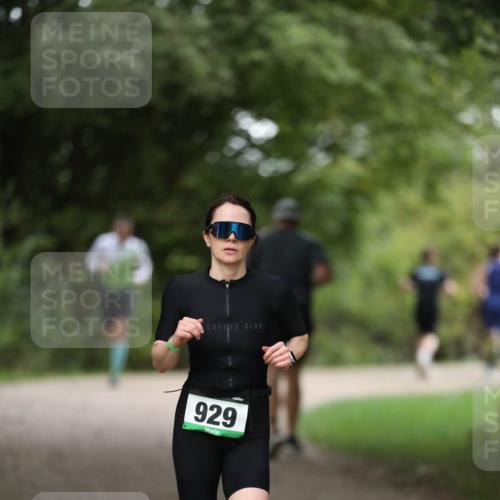 30.08.2026 - Elbe Triathlon Hamburg Antke Förster http://msf.ph/oto/10100882 30.08.2026 11:10:30 Laufen 929 meine-sportfotos.de