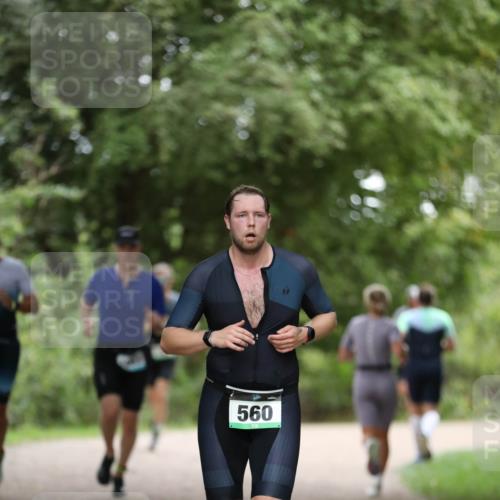 30.08.2026 - Elbe Triathlon Hamburg Antke Förster http://msf.ph/oto/10100892 30.08.2026 11:10:43 Laufen 560 meine-sportfotos.de
