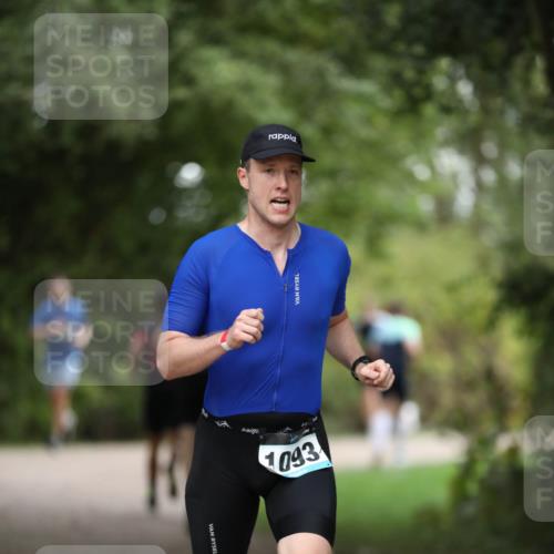 30.08.2026 - Elbe Triathlon Hamburg Antke Förster http://msf.ph/oto/10100902 30.08.2026 11:10:46 Laufen 1093 meine-sportfotos.de