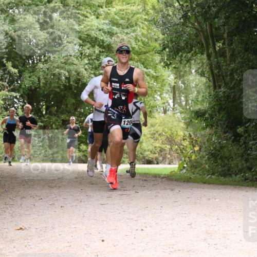 30.08.2026 - Elbe Triathlon Hamburg Antke Förster http://msf.ph/oto/10100927 30.08.2026 11:13:54 Laufen 120 meine-sportfotos.de