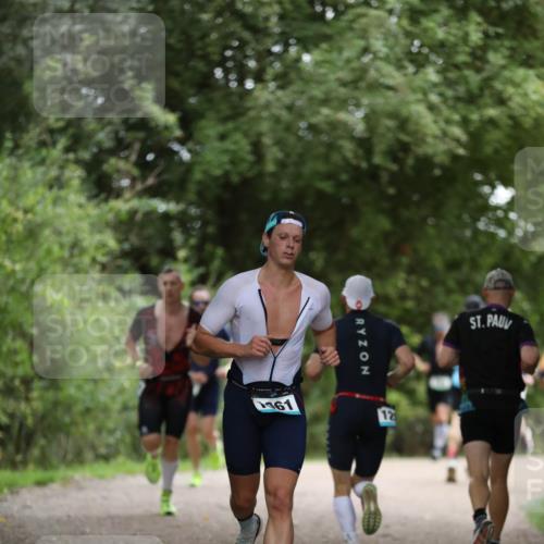 30.08.2026 - Elbe Triathlon Hamburg Antke Förster http://msf.ph/oto/10100932 30.08.2026 11:11:03 Laufen 1961 meine-sportfotos.de