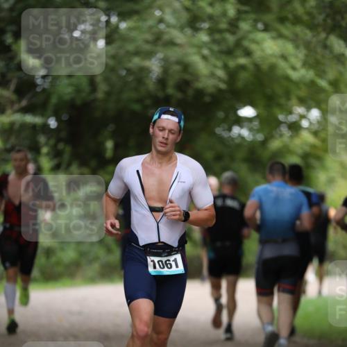 30.08.2026 - Elbe Triathlon Hamburg Antke Förster http://msf.ph/oto/10100934 30.08.2026 11:11:03 Laufen 1061 meine-sportfotos.de