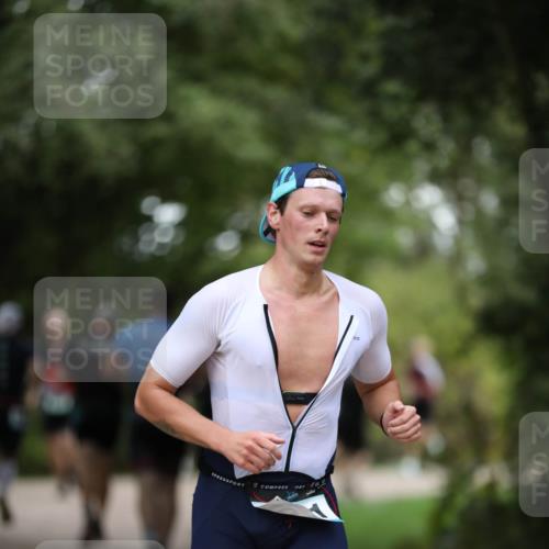 30.08.2026 - Elbe Triathlon Hamburg Antke Förster http://msf.ph/oto/10100938 30.08.2026 11:11:05 Laufen 1 meine-sportfotos.de