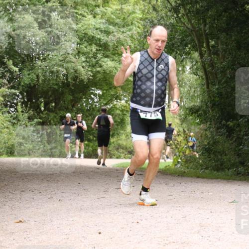 30.08.2026 - Elbe Triathlon Hamburg Antke Förster http://msf.ph/oto/10100947 30.08.2026 11:14:07 Laufen 775 meine-sportfotos.de