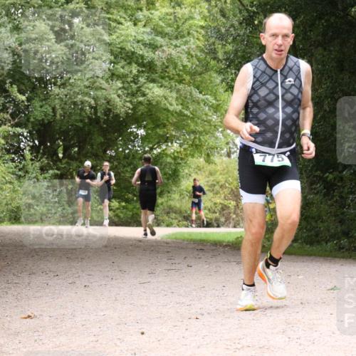 30.08.2026 - Elbe Triathlon Hamburg Antke Förster http://msf.ph/oto/10100949 30.08.2026 11:14:07 Laufen 775 meine-sportfotos.de
