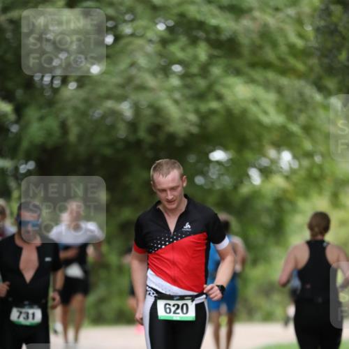 30.08.2026 - Elbe Triathlon Hamburg Antke Förster http://msf.ph/oto/10100950 30.08.2026 11:11:13 Laufen 620, 731 meine-sportfotos.de