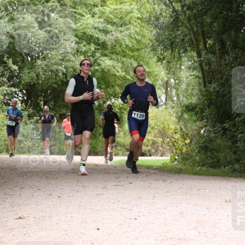 30.08.2026 - Elbe Triathlon Hamburg Antke Förster http://msf.ph/oto/10100961 30.08.2026 11:14:18 Laufen 979, 1120 meine-sportfotos.de