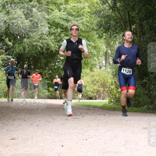30.08.2026 - Elbe Triathlon Hamburg Antke Förster http://msf.ph/oto/10100963 30.08.2026 11:14:19 Laufen 979, 1120 meine-sportfotos.de