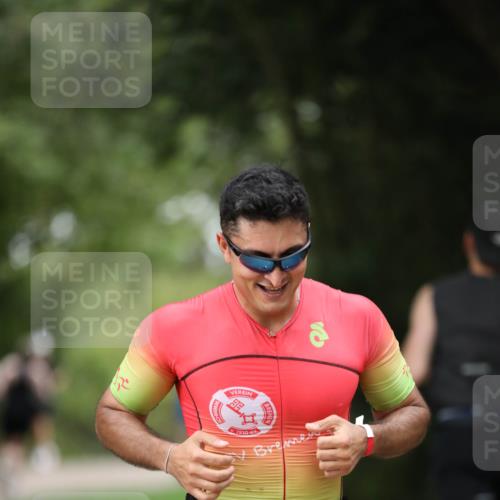 30.08.2026 - Elbe Triathlon Hamburg Antke Förster http://msf.ph/oto/10100970 30.08.2026 11:11:20 Laufen 1910, 643 meine-sportfotos.de