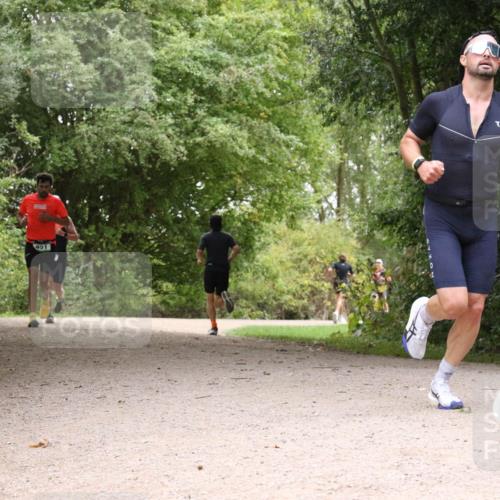 30.08.2026 - Elbe Triathlon Hamburg Antke Förster http://msf.ph/oto/10100975 30.08.2026 11:14:24 Laufen 979 meine-sportfotos.de