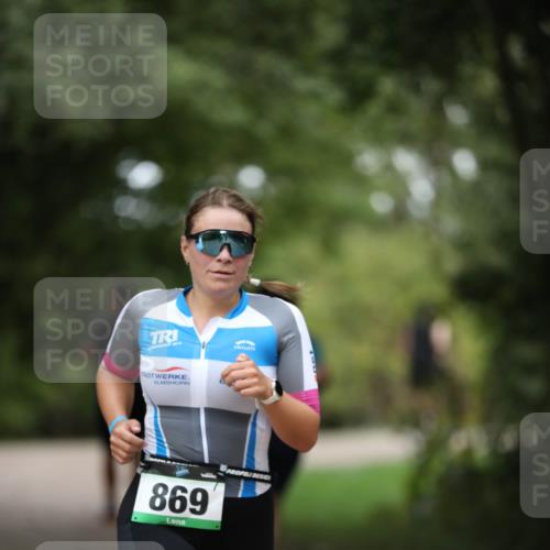 30.08.2026 - Elbe Triathlon Hamburg Antke Förster http://msf.ph/oto/10100986 30.08.2026 11:11:31 Laufen 869 meine-sportfotos.de