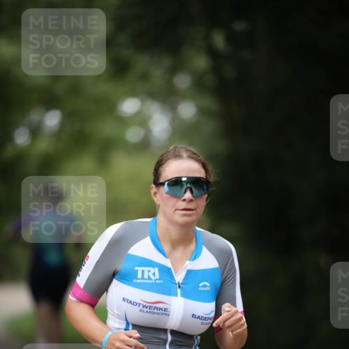 30.08.2026 - Elbe Triathlon Hamburg Antke Förster http://msf.ph/oto/10100988 30.08.2026 11:11:32 Laufen 869 meine-sportfotos.de