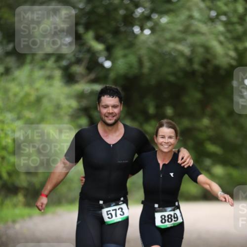 30.08.2026 - Elbe Triathlon Hamburg Antke Förster http://msf.ph/oto/10100998 30.08.2026 11:11:38 Laufen 573, 889 meine-sportfotos.de