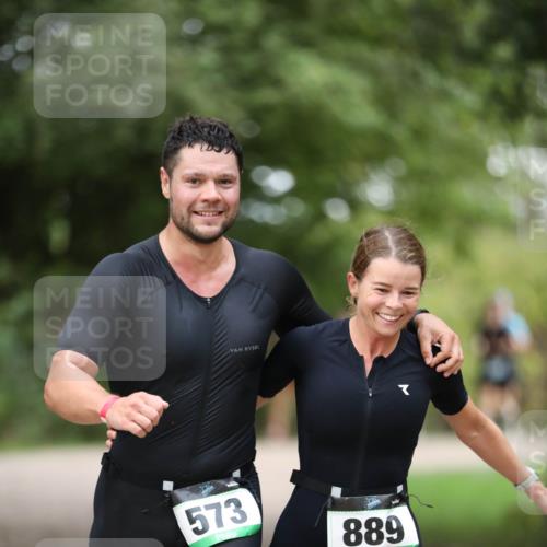 30.08.2026 - Elbe Triathlon Hamburg Antke Förster http://msf.ph/oto/10101002 30.08.2026 11:11:39 Laufen 573, 889 meine-sportfotos.de