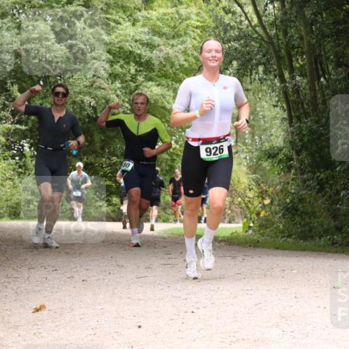 30.08.2026 - Elbe Triathlon Hamburg Antke Förster http://msf.ph/oto/10101041 30.08.2026 11:15:10 Laufen 80, 926 meine-sportfotos.de