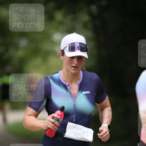 30.08.2026 - Elbe Triathlon Hamburg Antke Förster http://msf.ph/oto/10101068 30.08.2026 11:12:24 Laufen 2 meine-sportfotos.de