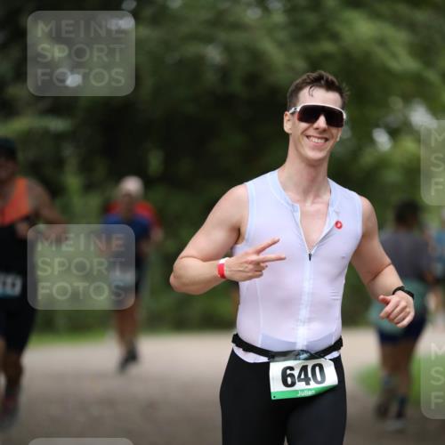 30.08.2026 - Elbe Triathlon Hamburg Antke Förster http://msf.ph/oto/10101078 30.08.2026 11:12:30 Laufen 640, 21 meine-sportfotos.de