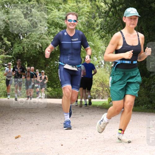 30.08.2026 - Elbe Triathlon Hamburg Antke Förster http://msf.ph/oto/10101079 30.08.2026 11:15:28 Laufen 70207, 918, 1627 meine-sportfotos.de