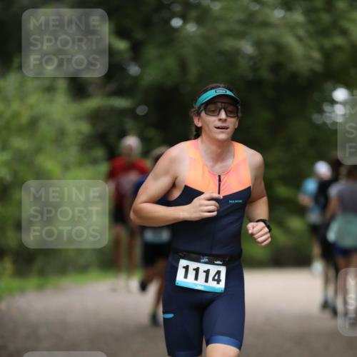 30.08.2026 - Elbe Triathlon Hamburg Antke Förster http://msf.ph/oto/10101082 30.08.2026 11:12:32 Laufen 1114 meine-sportfotos.de