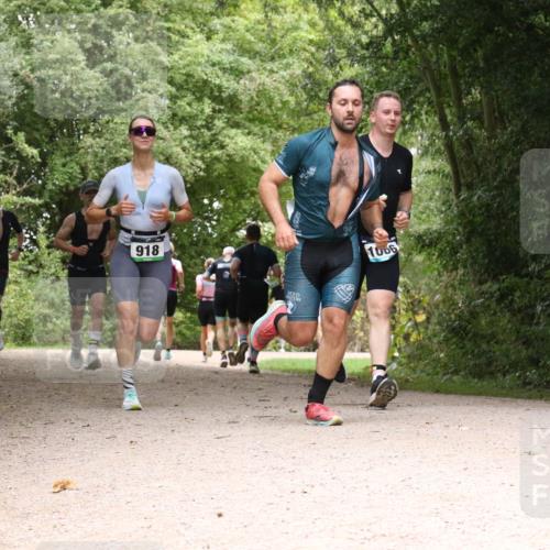 30.08.2026 - Elbe Triathlon Hamburg Antke Förster http://msf.ph/oto/10101091 30.08.2026 11:15:34 Laufen 520, 918, 1006 meine-sportfotos.de