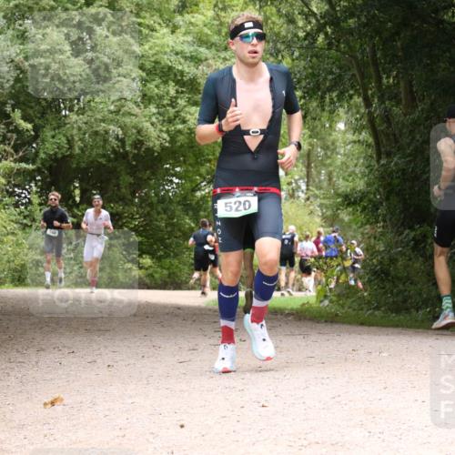 30.08.2026 - Elbe Triathlon Hamburg Antke Förster http://msf.ph/oto/10101105 30.08.2026 11:15:39 Laufen 520, 0 meine-sportfotos.de