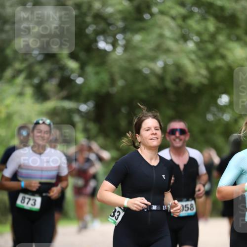 30.08.2026 - Elbe Triathlon Hamburg Antke Förster http://msf.ph/oto/10101112 30.08.2026 11:12:47 Laufen 873, 33, 3, 58 meine-sportfotos.de