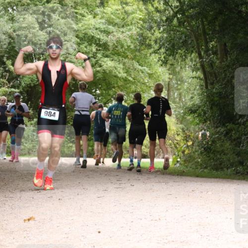 30.08.2026 - Elbe Triathlon Hamburg Antke Förster http://msf.ph/oto/10101123 30.08.2026 11:15:52 Laufen 984, 21, 45 meine-sportfotos.de
