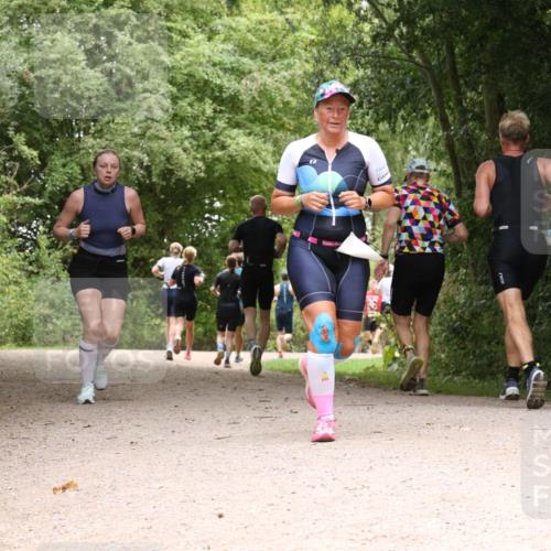 30.08.2026 - Elbe Triathlon Hamburg Antke Förster http://msf.ph/oto/10101133 30.08.2026 11:15:57 Laufen  meine-sportfotos.de