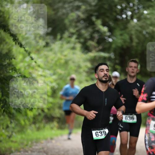 30.08.2026 - Elbe Triathlon Hamburg Antke Förster http://msf.ph/oto/10101134 30.08.2026 11:12:55 Laufen 639, 636 meine-sportfotos.de