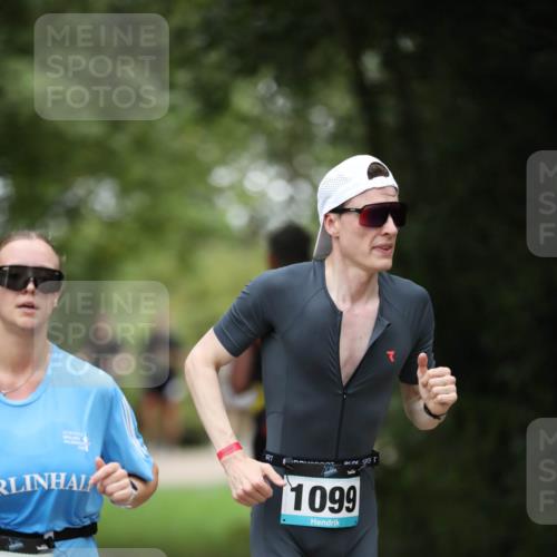 30.08.2026 - Elbe Triathlon Hamburg Antke Förster http://msf.ph/oto/10101148 30.08.2026 11:13:01 Laufen 67, 1099 meine-sportfotos.de