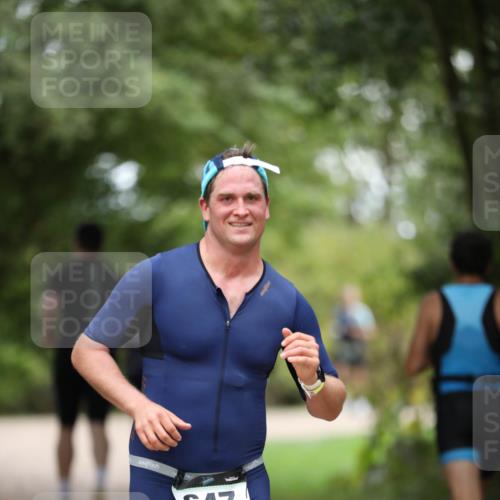 30.08.2026 - Elbe Triathlon Hamburg Antke Förster http://msf.ph/oto/10101156 30.08.2026 11:13:12 Laufen 647 meine-sportfotos.de