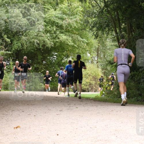 30.08.2026 - Elbe Triathlon Hamburg Antke Förster http://msf.ph/oto/10101161 30.08.2026 11:16:28 Laufen 1898, 1048, 766 meine-sportfotos.de