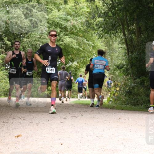 30.08.2026 - Elbe Triathlon Hamburg Antke Förster http://msf.ph/oto/10101167 30.08.2026 11:16:33 Laufen 1898, 766, 1048 meine-sportfotos.de