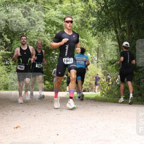 30.08.2026 - Elbe Triathlon Hamburg Antke Förster http://msf.ph/oto/10101169 30.08.2026 11:16:33 Laufen 1898, 766, 1048 meine-sportfotos.de