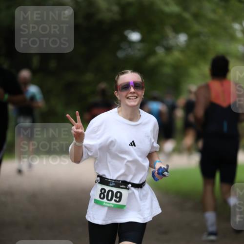 30.08.2026 - Elbe Triathlon Hamburg Antke Förster http://msf.ph/oto/10101174 30.08.2026 11:13:20 Laufen 809 meine-sportfotos.de