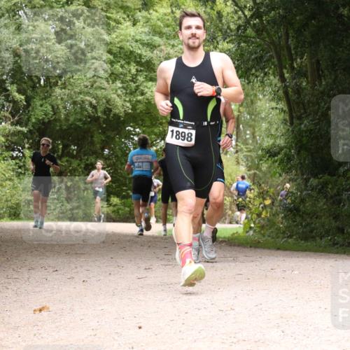 30.08.2026 - Elbe Triathlon Hamburg Antke Förster http://msf.ph/oto/10101175 30.08.2026 11:16:35 Laufen 1898 meine-sportfotos.de