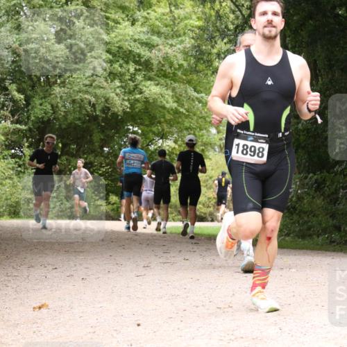 30.08.2026 - Elbe Triathlon Hamburg Antke Förster http://msf.ph/oto/10101177 30.08.2026 11:16:36 Laufen 1898 meine-sportfotos.de