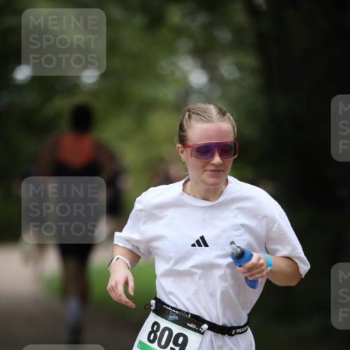 30.08.2026 - Elbe Triathlon Hamburg Antke Förster http://msf.ph/oto/10101178 30.08.2026 11:13:21 Laufen 3, 809 meine-sportfotos.de