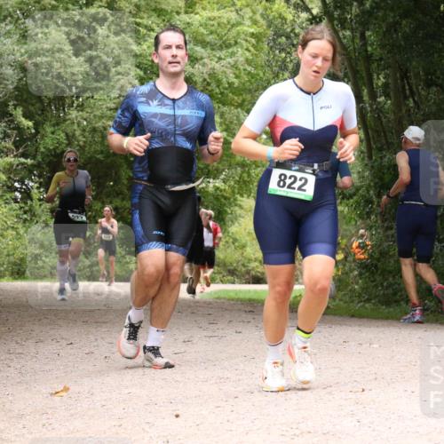 30.08.2026 - Elbe Triathlon Hamburg Antke Förster http://msf.ph/oto/10101203 30.08.2026 11:16:52 Laufen 927, 822 meine-sportfotos.de
