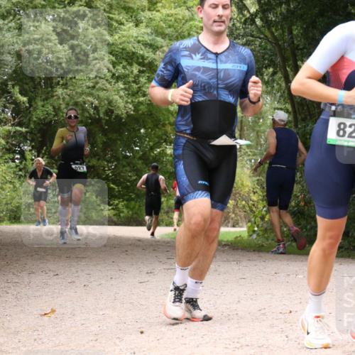 30.08.2026 - Elbe Triathlon Hamburg Antke Förster http://msf.ph/oto/10101205 30.08.2026 11:16:52 Laufen 927, 3, 822 meine-sportfotos.de